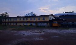 കാറ്റിലും മഴയിലും അരീക്കോട് ഗവ. ഹയർ സെക്കൻഡറി സ്കൂളിൻ്റെ മേൽക്കൂര തകർന്നു കാറ്റിലും മഴയിലും അരീക്കോട് ഗവ. ഹയർ സെക്കൻഡറി സ്കൂളിൻ്റെ മേൽക്കൂര തകർന്നു