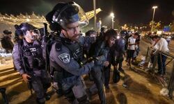 മസ്ജിദുല്‍ അഖ്‌സയ്ക്ക് സമീപം വീണ്ടും ഇസ്രായേല്‍ ആക്രമണം; 60 ലധികം ഫലസ്തീനികള്‍ക്ക് പരിക്ക്