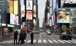 ന്യൂയോര്ക്കിലെ ടൈംസ് സ്ക്വയറില് വെടിവയ്പ്പ്; നാലുവയസ്സുകാരി ഉള്പ്പെടെ മൂന്നുപേര്ക്ക് പരിക്ക് ന്യൂയോര്ക്കിലെ ടൈംസ് സ്ക്വയറില് വെടിവയ്പ്പ്; നാലുവയസ്സുകാരി ഉള്പ്പെടെ മൂന്നുപേര്ക്ക് പരിക്ക്