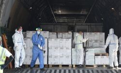 ബ്രിട്ടനില്‍ നിന്ന് മൂന്ന് ഓക്‌സിജന്‍ ജനറേറ്ററുകളും 1,000 വെന്റിലേറ്ററുകളും എത്തി