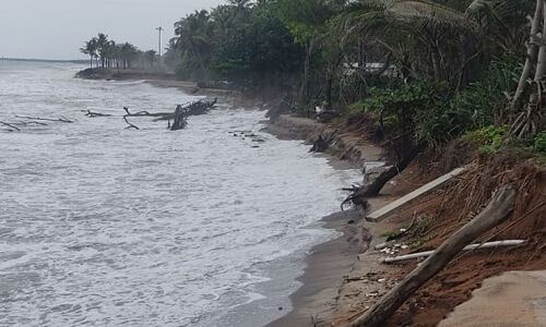 പൊന്നാനിയില്‍ കടല്‍ക്ഷോഭം ശക്തമായി; നിരവധി കുടുംബങ്ങളെ മാറ്റിപ്പാര്‍പ്പിച്ചു
