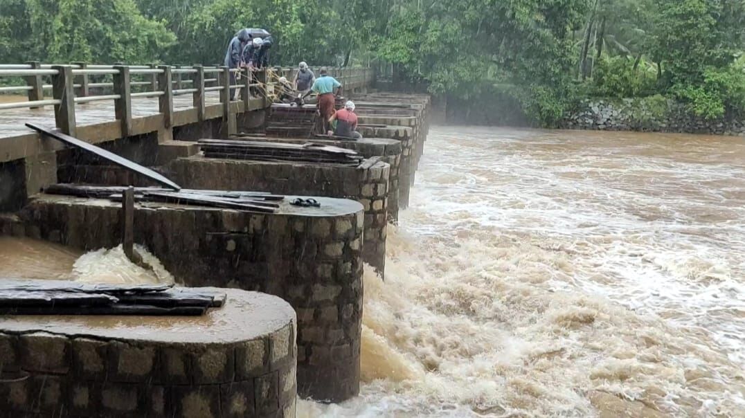പയ്യന്നൂര്‍ കാനായി മീന്‍ കുഴി ഡാം നിറഞ്ഞു; ഷട്ടറുകള്‍ നീക്കം ചെയ്തു