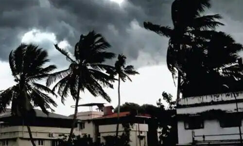 ടൗട്ടെ: സംസ്ഥാനത്ത് നാല് മരണം; നിരവധി പേരെ മാറ്റിപ്പാര്പ്പിച്ചു; കൊച്ചിയില് മല്സ്യത്തൊഴിലാളികളെ കാണാതായി ടൗട്ടെ: സംസ്ഥാനത്ത് നാല് മരണം; നിരവധി പേരെ മാറ്റിപ്പാര്പ്പിച്ചു; കൊച്ചിയില് മല്സ്യത്തൊഴിലാളികളെ കാണാതായി