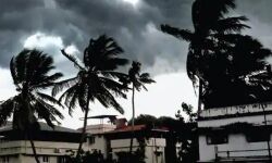 ടൗട്ടെ: സംസ്ഥാനത്ത് നാല് മരണം; നിരവധി പേരെ മാറ്റിപ്പാര്‍പ്പിച്ചു; കൊച്ചിയില്‍ മല്‍സ്യത്തൊഴിലാളികളെ കാണാതായി