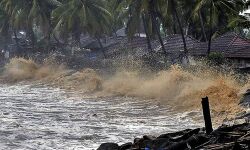 വടകര അഴിതയില്‍ കരിങ്കല്‍ഭിത്തി താഴ്ന്നുപോയി; 100ഓളം വീടുകള്‍ ഭാഗികമായി തകര്‍ന്നു