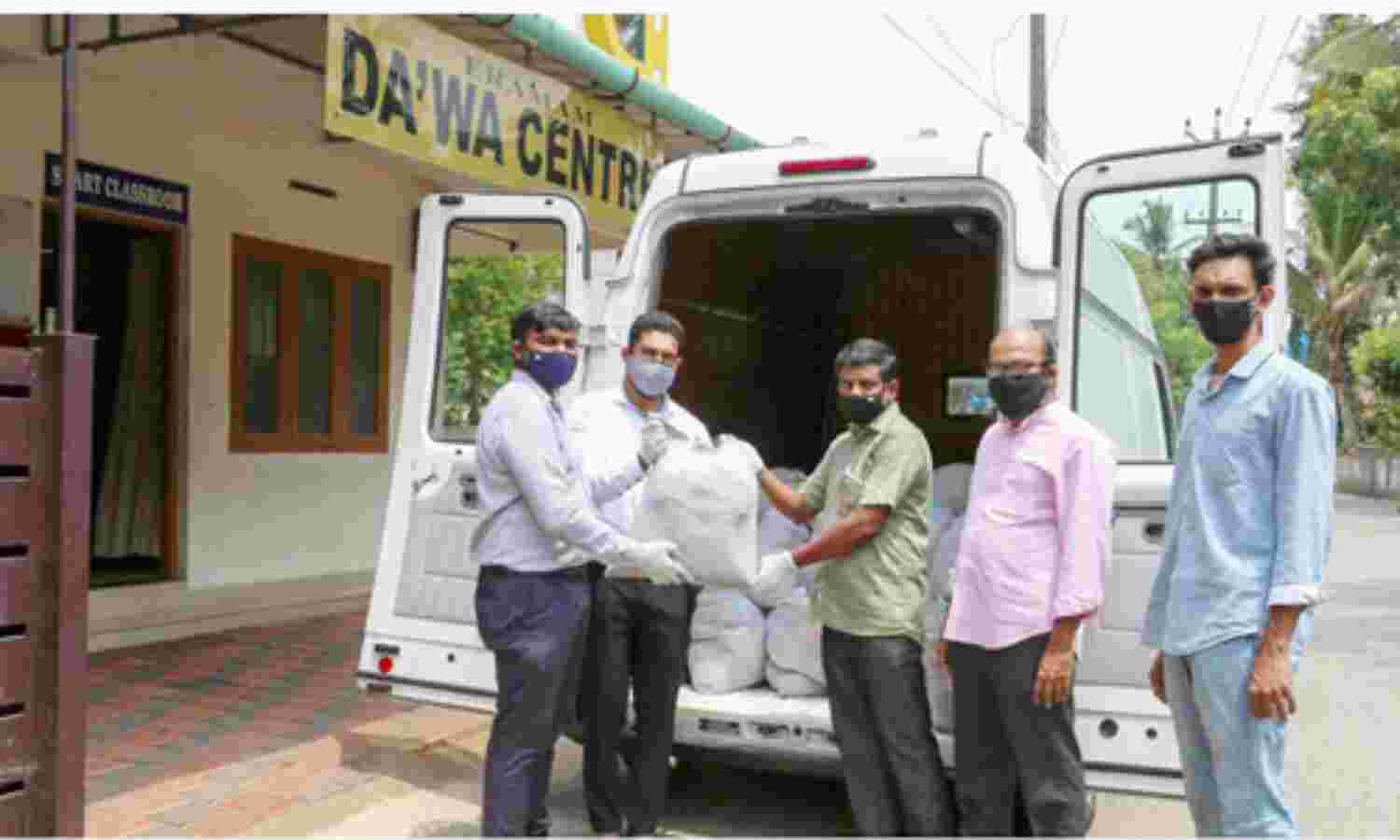 തണല് പാലിയേറ്റീവ് കെയര് ഭക്ഷ്യധാന്യക്കിറ്റുകള് വിതരണം ചെയ്തു തണല് പാലിയേറ്റീവ് കെയര് ഭക്ഷ്യധാന്യക്കിറ്റുകള് വിതരണം ചെയ്തു
