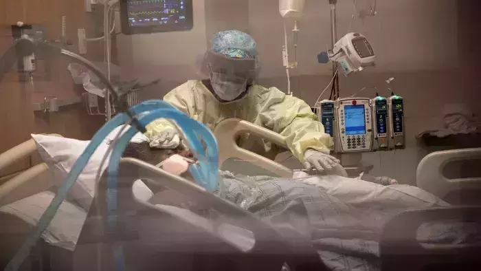 വെന്റിലേറ്റര് ലഭിക്കാത്തതിനാല് കൊവിഡ് രോഗി മരിച്ചതായി പരാതി വെന്റിലേറ്റര് ലഭിക്കാത്തതിനാല് കൊവിഡ് രോഗി മരിച്ചതായി പരാതി