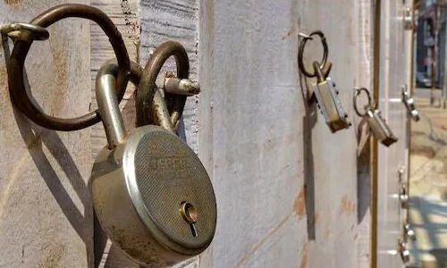 ട്രിപ്പിള് ലോക്ഡൗണ് ഇന്നു തുടക്കം- തൃശൂര് ജില്ലയിലെ അധിക നിയന്ത്രണങ്ങള് പ്രസിദ്ധപ്പെടുത്തി ട്രിപ്പിള് ലോക്ഡൗണ് ഇന്നു തുടക്കം- തൃശൂര് ജില്ലയിലെ അധിക നിയന്ത്രണങ്ങള് പ്രസിദ്ധപ്പെടുത്തി