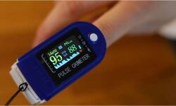 കൊവിഡ് പ്രതിരോധ ഉപകരണങ്ങൾ വിതരണം ചെയ്തു കൊവിഡ് പ്രതിരോധ ഉപകരണങ്ങൾ വിതരണം ചെയ്തു