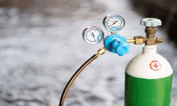 കോഴിക്കോട് മെഡി. കോളജില് ഓക്സിജന് ടാങ്ക് കമ്മീഷന് ചെയ്തു കോഴിക്കോട് മെഡി. കോളജില് ഓക്സിജന് ടാങ്ക് കമ്മീഷന് ചെയ്തു