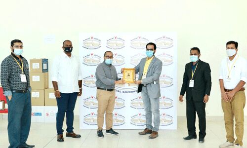 റമദാന്‍ സേവനം: സ്‌നേഹോപഹാരം നല്‍കി ആദരിച്ചു