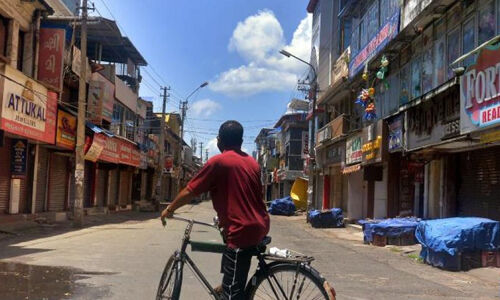 ഹോട്ടലുകള് തുറക്കരുതെന്ന് കുറ്റിപ്പുറം പൊലിസിന്റെ തിട്ടൂരം; ഭക്ഷണം കിട്ടാതെ നിരവധി പേര് ഹോട്ടലുകള് തുറക്കരുതെന്ന് കുറ്റിപ്പുറം പൊലിസിന്റെ തിട്ടൂരം; ഭക്ഷണം കിട്ടാതെ നിരവധി പേര്
