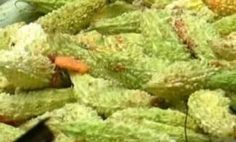 വില്പ്പന നടത്താനായില്ല; നാലു ടണ് പച്ചക്കറി കാട്ടില് തള്ളി വില്പ്പന നടത്താനായില്ല; നാലു ടണ് പച്ചക്കറി കാട്ടില് തള്ളി