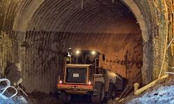 ഹിമാചലില്‍ നിര്‍മാണത്തിലുള്ള തുരങ്കം  തകര്‍ന്ന് നാലു തൊഴിലാളികള്‍ മരിച്ചു