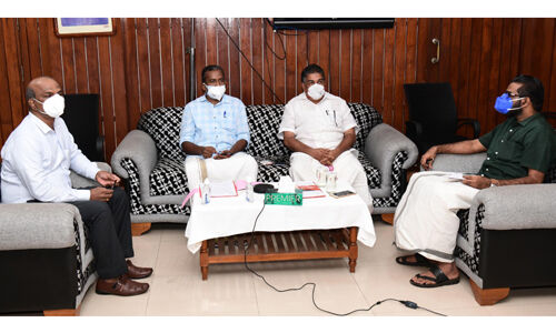 കൊവിഡ്,വെള്ളപ്പൊക്കം: ആലപ്പുഴയില് ഡിസിസികളും ദുരിതാശ്വാസ ക്യാംപുകളും അടിയന്തരമായി സജ്ജമാക്കാന് മന്ത്രമാരുടെ നിര്ദേശം കൊവിഡ്,വെള്ളപ്പൊക്കം: ആലപ്പുഴയില് ഡിസിസികളും ദുരിതാശ്വാസ ക്യാംപുകളും അടിയന്തരമായി സജ്ജമാക്കാന് മന്ത്രമാരുടെ നിര്ദേശം