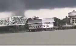 യാസിനു മുന്നോടിയായി ഹുഗ്ലിയില്‍ നാശം വിതച്ച് ചുഴലിക്കാറ്റ്; രണ്ട് മരണം