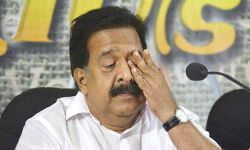 തന്നെയും മുല്ലപ്പള്ളിയേയും പാര്ട്ടി പ്രതിരോധിച്ചില്ല: ചെന്നിത്തല; കോണ്ഗ്രസില് പുതിയ പോര് മുഖം തുറന്ന് രമേശ് ചെന്നിത്തലയുടെ കുറിപ്പ് തന്നെയും മുല്ലപ്പള്ളിയേയും പാര്ട്ടി പ്രതിരോധിച്ചില്ല: ചെന്നിത്തല; കോണ്ഗ്രസില് പുതിയ പോര് മുഖം തുറന്ന് രമേശ് ചെന്നിത്തലയുടെ കുറിപ്പ്