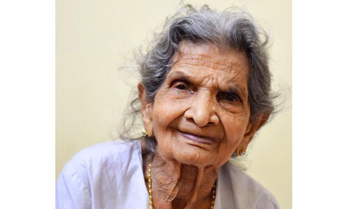 വര്‍ഷങ്ങള്‍ കഴിഞ്ഞിട്ടും പുനരധിവാസം ലഭിച്ചില്ല ;വല്ലാര്‍പാടം പദ്ധതിക്കായി കുടിയൊഴിപ്പിക്കപ്പെട്ട മേരി തോമസും യാത്രയായി