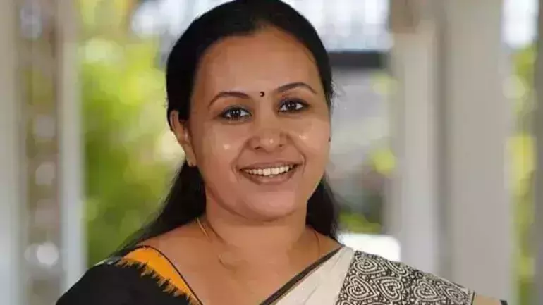 വിദേശത്ത് പോകുന്നവര്ക്ക് കൊവിഡ് വാക്സിനേഷന് പ്രത്യേക പരിഗണന; ആരോഗ്യ മന്ത്രി വിദേശത്ത് പോകുന്നവര്ക്ക് കൊവിഡ് വാക്സിനേഷന് പ്രത്യേക പരിഗണന; ആരോഗ്യ മന്ത്രി