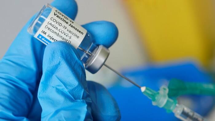 ജോണ്സണ് ആന്ഡ് ജോണ്സന്റെ ഒറ്റ ഡോസ് കൊവിഡ് വാക്സിന് ബ്രിട്ടന് അനുമതി നല്കി ജോണ്സണ് ആന്ഡ് ജോണ്സന്റെ ഒറ്റ ഡോസ് കൊവിഡ് വാക്സിന് ബ്രിട്ടന് അനുമതി നല്കി