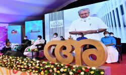 സ്‌കൂള്‍ അധ്യയനം തുടങ്ങി: പുത്തനുടുപ്പിട്ട് പൂമ്പാറ്റകളെപ്പോലെ സ്‌കൂളിലെത്തുന്ന കാലം വിദൂരമല്ല-മുഖ്യമന്ത്രി