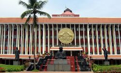 വാക്‌സിന്‍ സാജന്യമായി നല്‍കണം; കേരള നിയമസഭ നാളെ പ്രമേയം പാസാക്കും