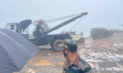 മേഘാലയ: ഖനികളില് കുടുങ്ങിയവരെ ഇതുവരെയും കണ്ടെത്താനായില്ല മേഘാലയ: ഖനികളില് കുടുങ്ങിയവരെ ഇതുവരെയും കണ്ടെത്താനായില്ല