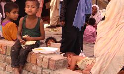 റോഹിന്‍ഗ്യന്‍ അഭയാര്‍ഥികളെ കെജ്രിവാളും പരിഗണിച്ചില്ല; റേഷന്‍ വിതരണവുമായി ഐക്യരാഷ്ട്രസഭ