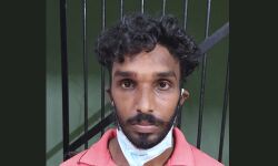 ചാരായവുമായി യുവാവിനെ വീട്ടില് നിന്നും പിടികൂടി ചാരായവുമായി യുവാവിനെ വീട്ടില് നിന്നും പിടികൂടി