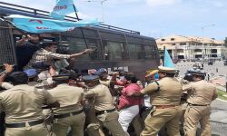 മുസ്‌ലിം വിദ്യാര്‍ഥികള്‍ക്ക് സ്‌കോളര്‍ഷിപ്പിന് നിയമനിര്‍മാണം; കാംപസ് ഫ്രണ്ട് നിയമസഭാ മാര്‍ച്ചില്‍ സംഘര്‍ഷം; പ്രവര്‍ത്തകരെ പോലിസ് അറസ്റ്റ് ചെയ്തു