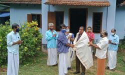 പരിസ്ഥിതി ദിനത്തില് വനമിത്ര അവാര്ഡ് ജേതാവിനെ ആദരിച്ചു പരിസ്ഥിതി ദിനത്തില് വനമിത്ര അവാര്ഡ് ജേതാവിനെ ആദരിച്ചു