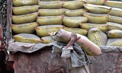 സിമന്റിന്റെ കൊള്ളവില: സിമന്റ് കമ്പനി ഓഫിസിനു മുന്നില് വ്യാപാരികള് പ്രതിഷേധിക്കും സിമന്റിന്റെ കൊള്ളവില: സിമന്റ് കമ്പനി ഓഫിസിനു മുന്നില് വ്യാപാരികള് പ്രതിഷേധിക്കും