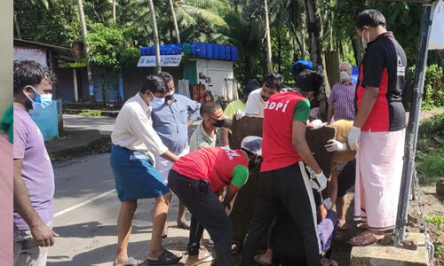 മംഗലത്ത് എസ്ഡിപിഐ പരിസര ശുചീകരണവും അണുനശീകരണവും നടത്തി