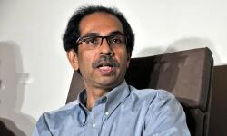 കേന്ദ്ര സര്ക്കാരിന് ട്വിറ്ററിനെ പേടി; പരിഹാസവുമായി ശിവസേനാ മുഖപത്രം കേന്ദ്ര സര്ക്കാരിന് ട്വിറ്ററിനെ പേടി; പരിഹാസവുമായി ശിവസേനാ മുഖപത്രം