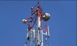 ഓണ്‍ലൈന്‍ പഠനം: മൊബൈല്‍ കമ്പനികള്‍ കണ്ണൂരില്‍ അഞ്ചിടത്ത് മൊബൈല്‍ ടവറുകള്‍ സ്ഥാപിക്കും