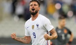 പകരക്കാരനായി ഇറങ്ങി ജിറൗഡ്; ഡബിള്‍ ഗോളും ടീമിന് ജയവും