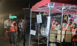 രാത്രിയാത്രികര്ക്ക് സൗജന്യ ഭക്ഷണം നല്കി വയറും മനസ്സും നിറച്ച് ബ്ലഡ് ഡൊണേഴ്സ് പയ്യോളി രാത്രിയാത്രികര്ക്ക് സൗജന്യ ഭക്ഷണം നല്കി വയറും മനസ്സും നിറച്ച് ബ്ലഡ് ഡൊണേഴ്സ് പയ്യോളി