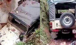 വനംവകുപ്പിന്റെ ജീപ്പ് നിയന്ത്രണംവിട്ട് വീടിന് മുകളിലേക്ക് മറിഞ്ഞു; ആറ് ഉദ്യോഗസ്ഥര്‍ക്ക് പരിക്ക്