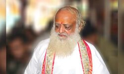 അസാറാം ബാപ്പു പ്രതിയായ ബലാത്സംഗക്കേസ്; ജാമ്യാപേക്ഷയെ എതിര്‍ത്ത് പെണ്‍കുട്ടിയുടെ പിതാവ് സുപ്രിംകോടതിയിലേക്ക്