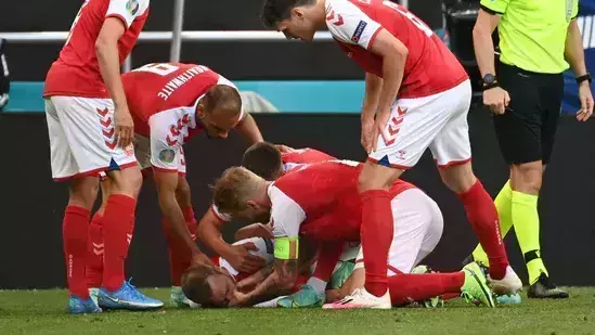 എറിക്‌സണ് ബോധം തിരിച്ചുകിട്ടി; യൂറോ മല്‍സരം ആരംഭിച്ചു