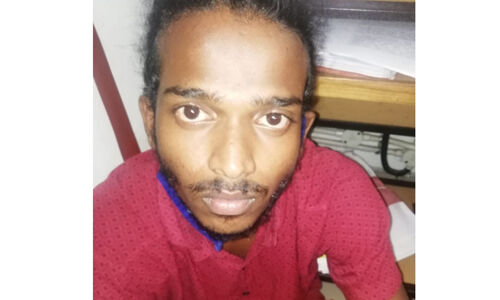 പ്രായപൂര്ത്തിയാകാത്ത പെണ്കുട്ടിയെ പീഡിപ്പിച്ചു; യുവാവ് അറസ്റ്റില് പ്രായപൂര്ത്തിയാകാത്ത പെണ്കുട്ടിയെ പീഡിപ്പിച്ചു; യുവാവ് അറസ്റ്റില്