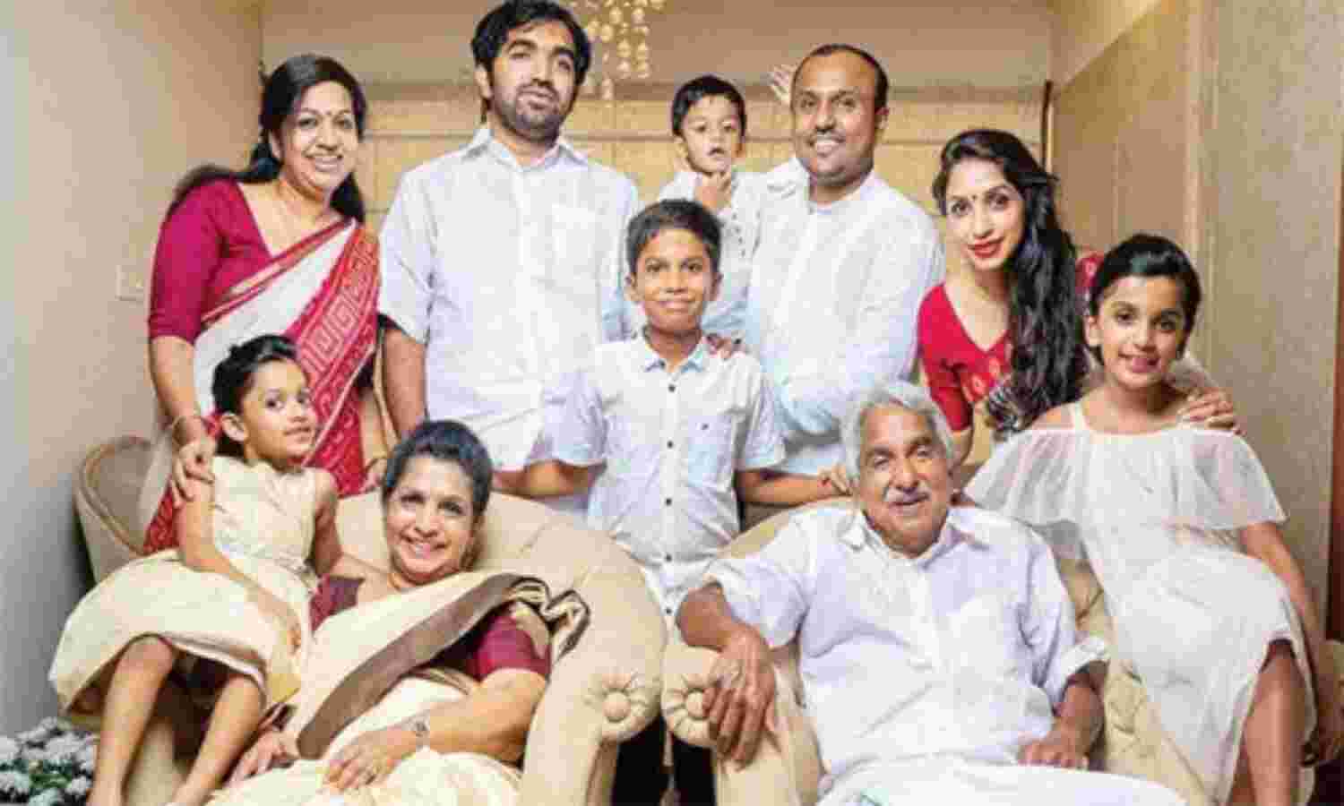 ഉമ്മന് ചാണ്ടി തിരുവനന്തപുരത്തെ വസതി ഒഴിവാക്കുന്നു; അവസാനിപ്പിക്കുന്നത് 50 വര്ഷത്തെ തലസ്ഥാന വാസം ഉമ്മന് ചാണ്ടി തിരുവനന്തപുരത്തെ വസതി ഒഴിവാക്കുന്നു; അവസാനിപ്പിക്കുന്നത് 50 വര്ഷത്തെ തലസ്ഥാന വാസം