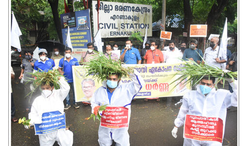 സര്‍ക്കാരിന്റെ പിന്തുണ കിട്ടുന്നില്ലെന്ന് വ്യാപാരികള്‍; എറണാകുളത്ത് കടയടച്ച് പ്രതിഷേധം