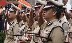 തലസ്ഥാനത്ത് പോലിസുകാര്ക്കിടയില് കൊവിഡ് പടരുന്നു; രണ്ട് എസ്ഐമാര് ഉള്പ്പെടെ 25 പേര്ക്ക് രോഗബാധ തലസ്ഥാനത്ത് പോലിസുകാര്ക്കിടയില് കൊവിഡ് പടരുന്നു; രണ്ട് എസ്ഐമാര് ഉള്പ്പെടെ 25 പേര്ക്ക് രോഗബാധ