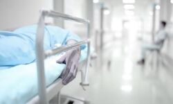 വീട്ടിലെ വരുമാനമുള്ള ഏക വ്യക്തി കൊവിഡ് മൂലം മരിച്ച കുടുംബങ്ങള്‍ക്ക് ധനസഹായം