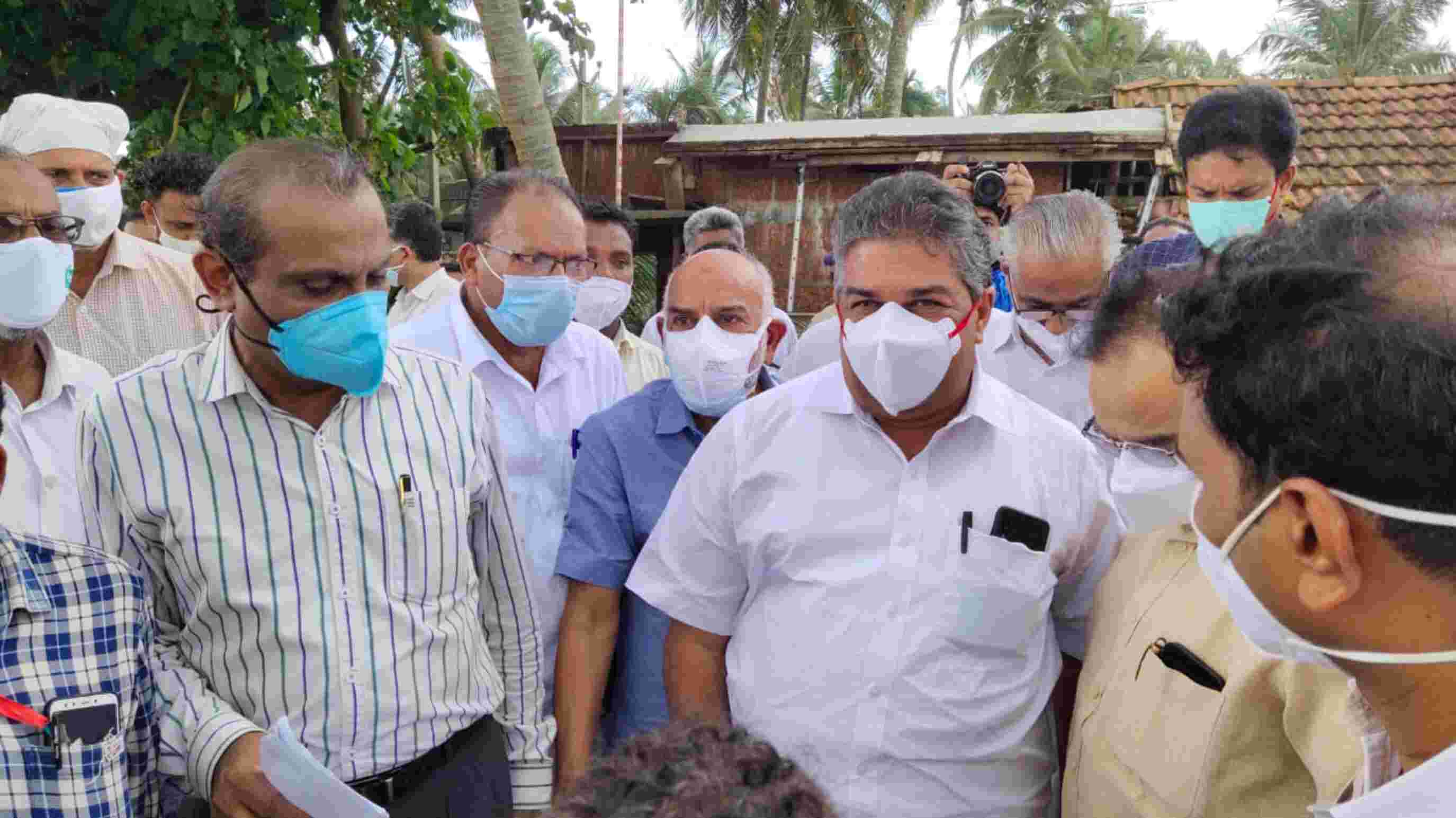 പരപ്പനങ്ങാടി ഹാര്ബര് വേഗത്തില് യാഥാര്ത്ഥ്യമാക്കുമെന്ന് മന്ത്രി; പ്രവൃത്തി വിലയിരുത്തി പരപ്പനങ്ങാടി ഹാര്ബര് വേഗത്തില് യാഥാര്ത്ഥ്യമാക്കുമെന്ന് മന്ത്രി; പ്രവൃത്തി വിലയിരുത്തി