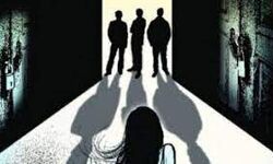 കാമുകനൊപ്പം ഒളിച്ചോടിയ വിവാഹിതയെ ക്രൂരമായി മര്‍ദ്ദിച്ച് നഗ്നയാക്കി നടത്തിച്ചു