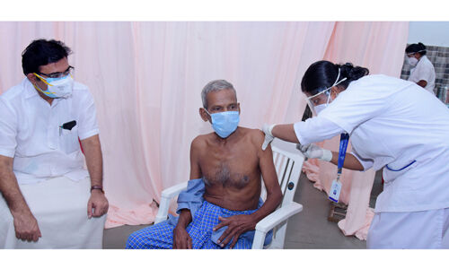 തെരുവില്‍ കഴിയുന്നവര്‍ക്കും വാക്‌സിനേഷന്‍ നല്‍കി കൊച്ചി കോര്‍പ്പറേഷന്‍