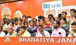 പശ്ചിമ ബംഗാള്‍ രാഷ്ട്രീയത്തില്‍ ഘര്‍വാപ്പസി; 30തോളം ബിജെപി എംഎല്‍എമാര്‍ തിരികെ തൃണമൂല്‍ കോണ്‍ഗ്രസിലേക്ക്