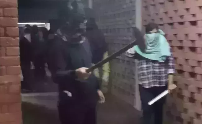 ജെഎന്‍യു സംഘര്‍ഷം; വിദ്യാര്‍ത്ഥികളുടെ ചാറ്റ് വിവരം നല്‍കില്ലെന്ന് ഗൂഗിളും വാട്ട്സ് ആപ്പും